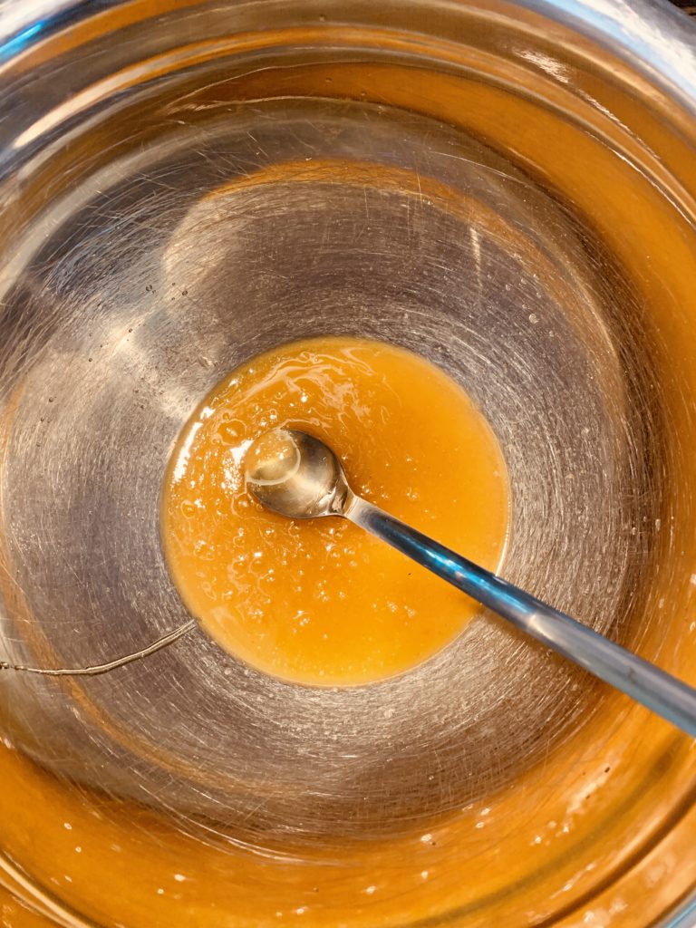 Cremige Masse aus Honig Chili und Butter